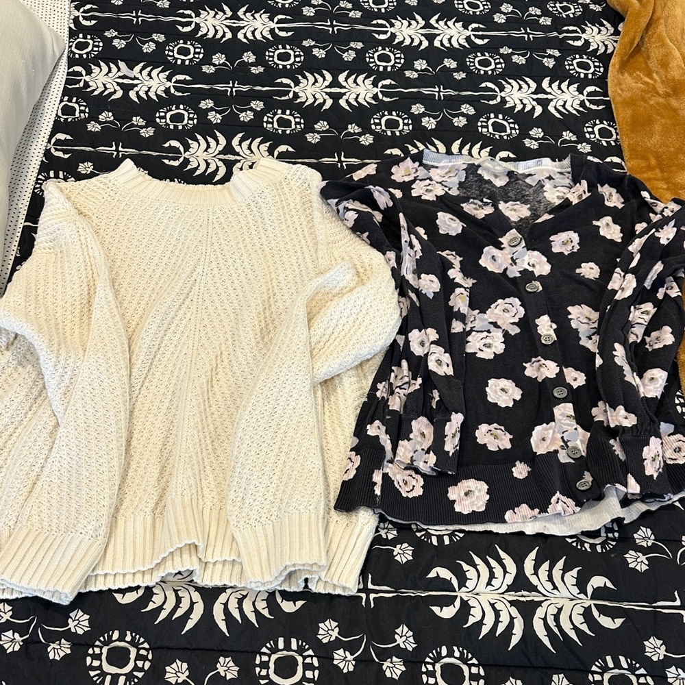 Sweater/Cardigan bundle